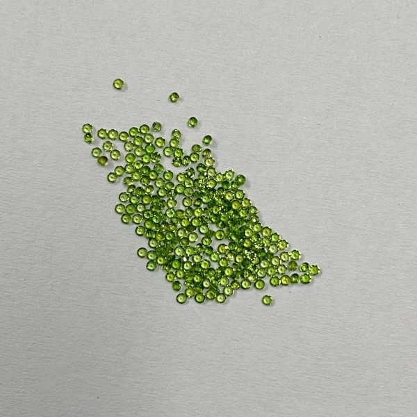 chrome diopside faceted round