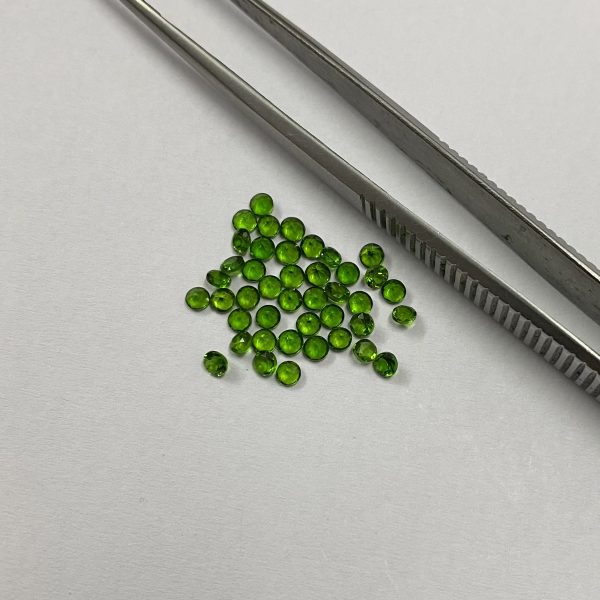 chrome diopside faceted stone