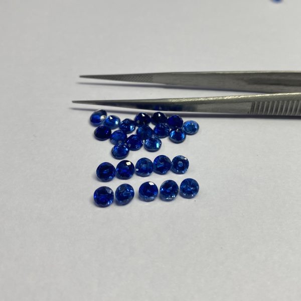 blue kyanite round cut