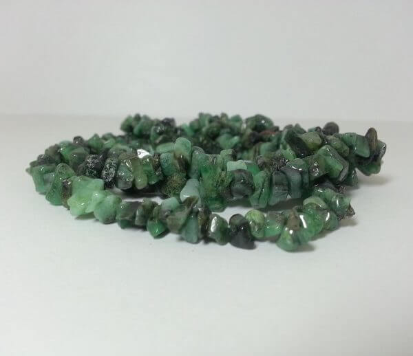 Emerald Uncut Chips Beads