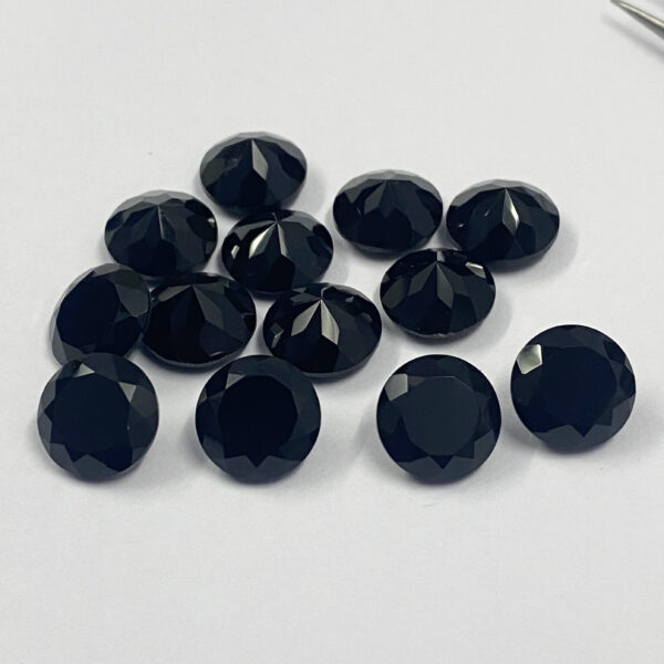 black onyx faceted round